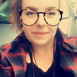 Meet your Posher, Danica